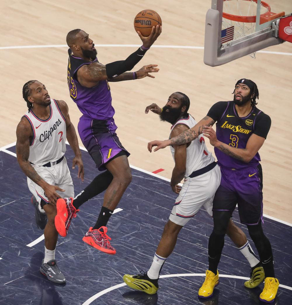 山西男篮的 山西男篮的